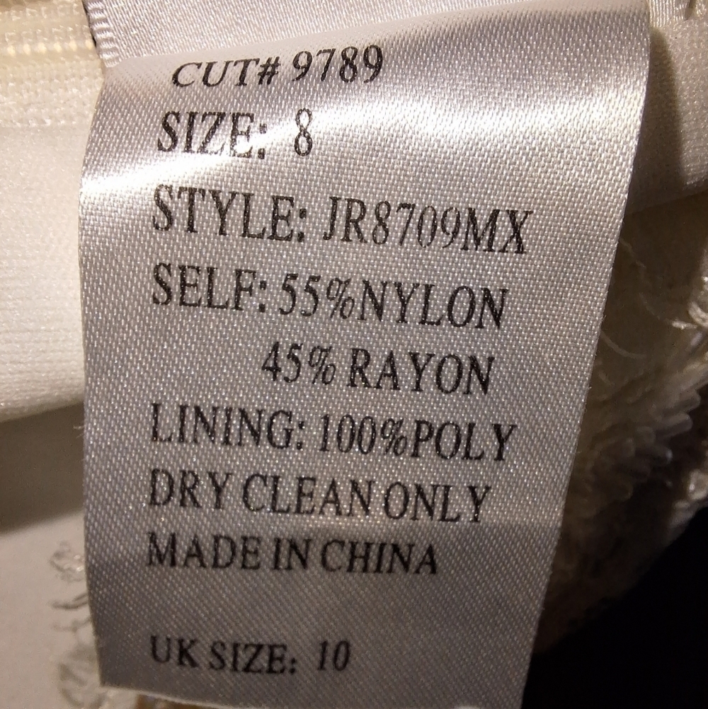 A Tadashi sleeveless Midi wedding/bridal dress in a size 8. EUC - Picture 6 of 7